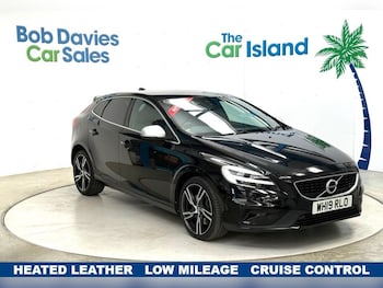 Used Volvo V40 2019 for sale - 79142376: Photo