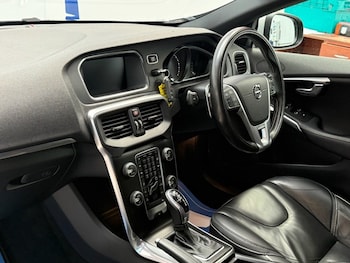 Used Volvo V40 2019 for sale - 79142376: Photo