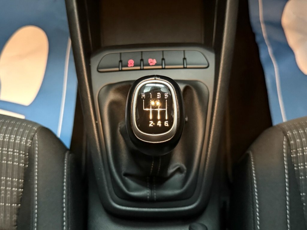 Used Kia Stonic 2018 for sale - 76711236: Photo 30