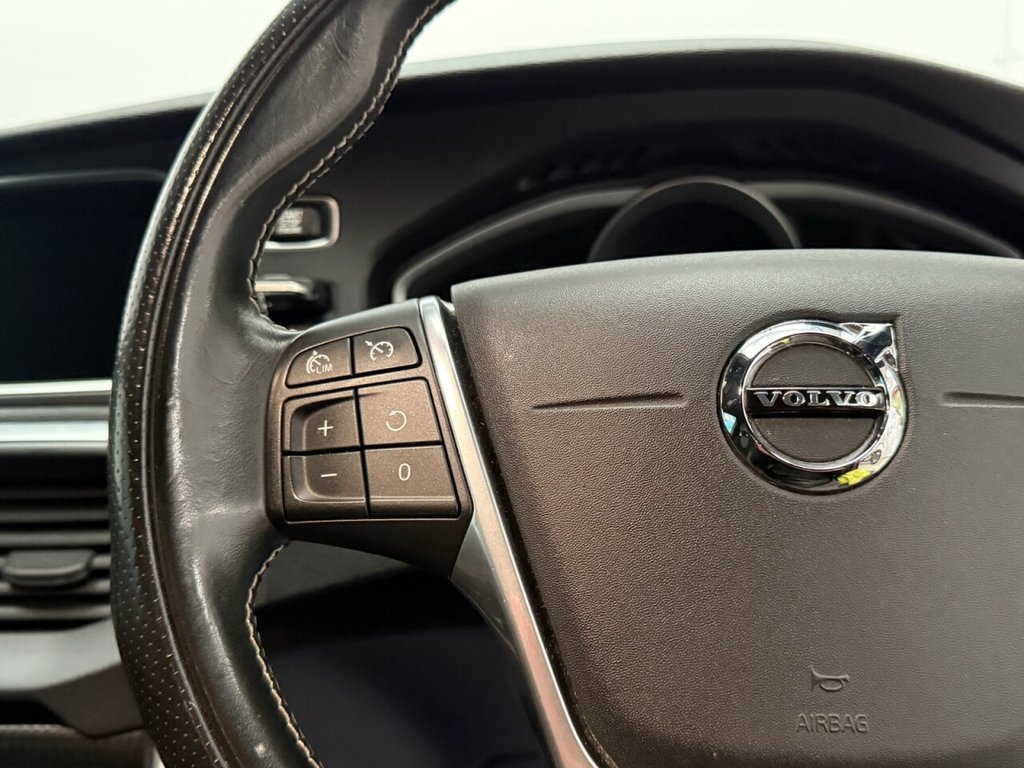 Used Volvo V40 2017 for sale - 76711251: Photo 20