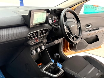 Used Dacia Sandero Stepway 2023 for sale - 78272423: Photo