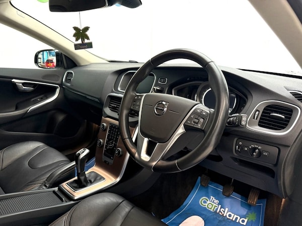 Used Volvo V40 2017 for sale - 76235614: Photo 15