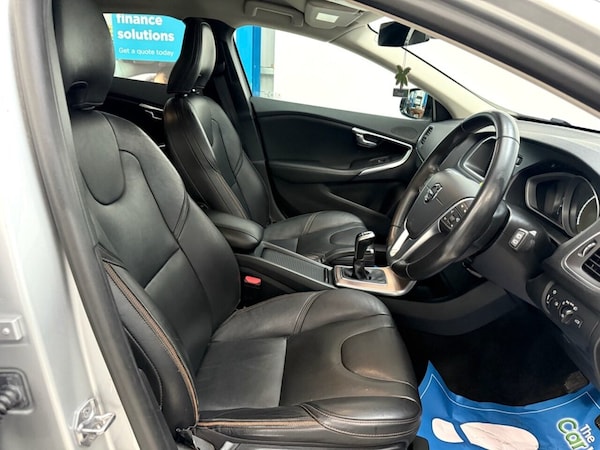Used Volvo V40 2017 for sale - 76235614: Photo 16