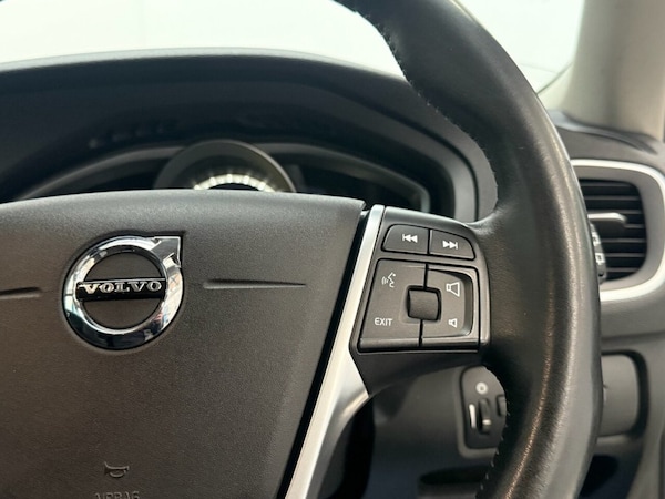 Used Volvo V40 2017 for sale - 76235614: Photo 21
