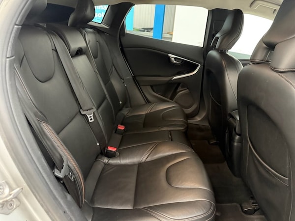 Used Volvo V40 2017 for sale - 76235614: Photo 30
