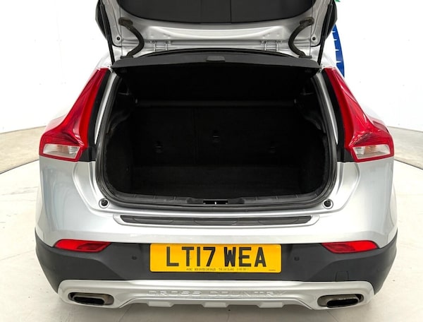 Used Volvo V40 2017 for sale - 76235614: Photo 32