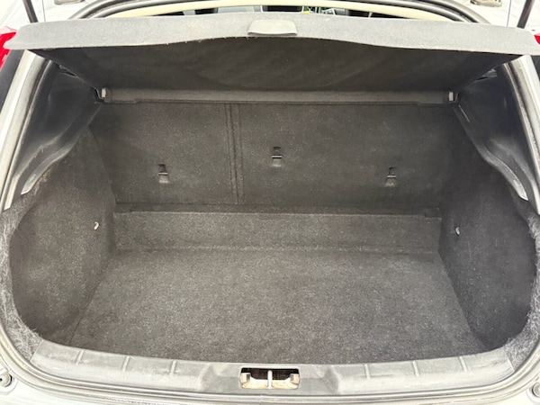 Used Volvo V40 2017 for sale - 76235614: Photo 33