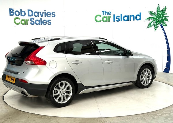 Used Volvo V40 2017 for sale - 76235614: Photo 9