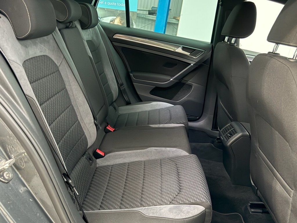 Used Volkswagen Golf 2018 for sale - 77642941: Photo 28