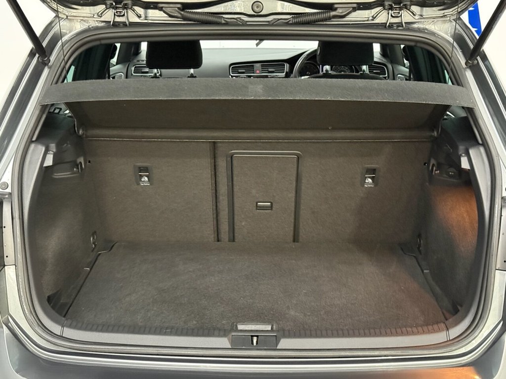 Used Volkswagen Golf 2018 for sale - 77642941: Photo 31