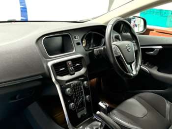 Used Volvo V40 2018 for sale - 74628437: Photo