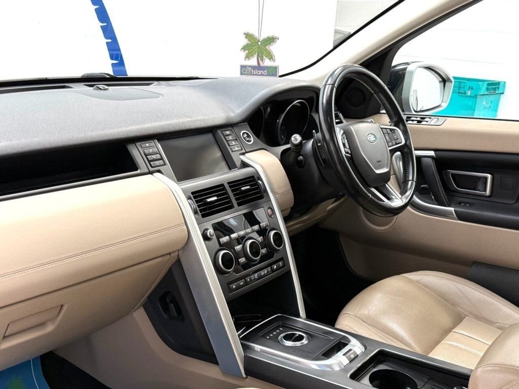 Used Land Rover Discovery Sport 2017 for sale - 76941626: Photo 4