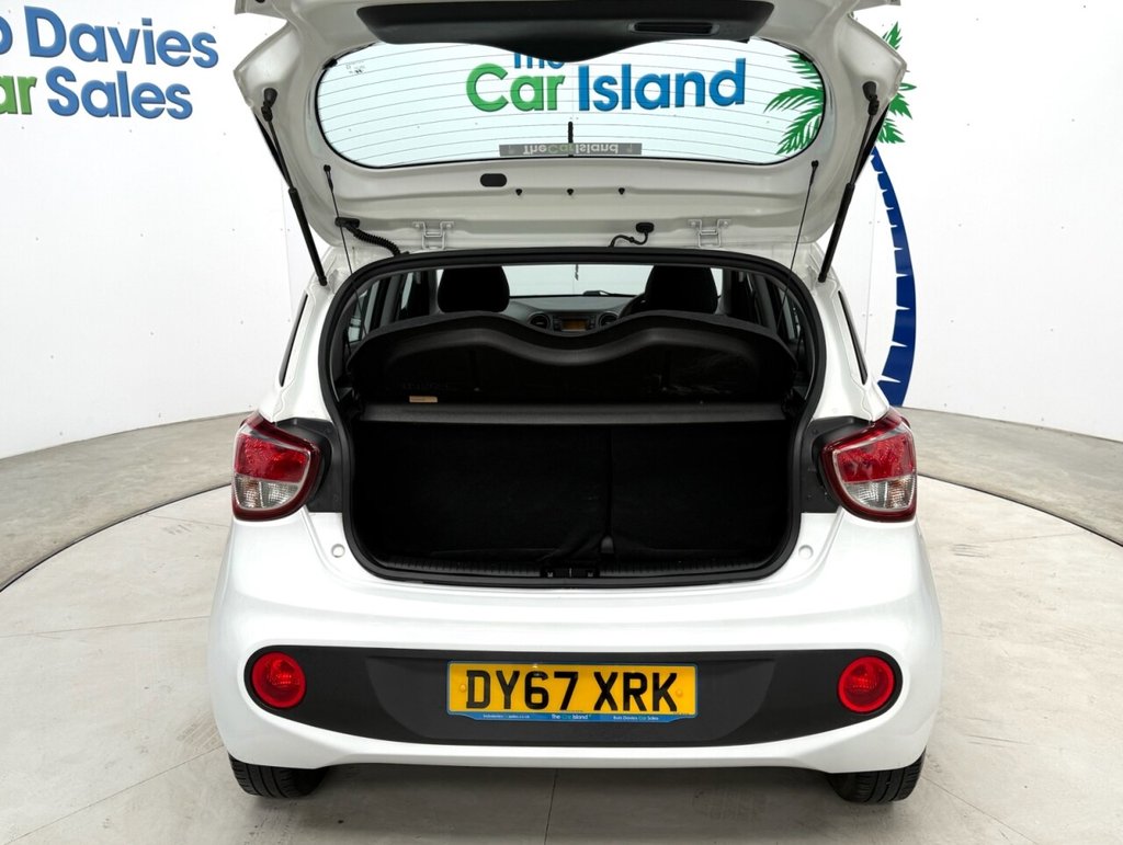 Used Hyundai i10 2017 for sale - 75727420: Photo 24