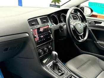 Used Volkswagen Golf 2017 for sale - 76147990: Photo 4
