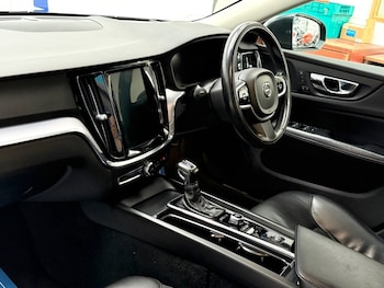 Used Volvo V60 2019 for sale - 78287825: Photo