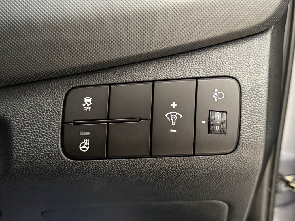 Used Hyundai i10 2017 for sale - 77302793: Photo 24