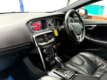 Used Volvo V40 2017 for sale - 75254061: Photo