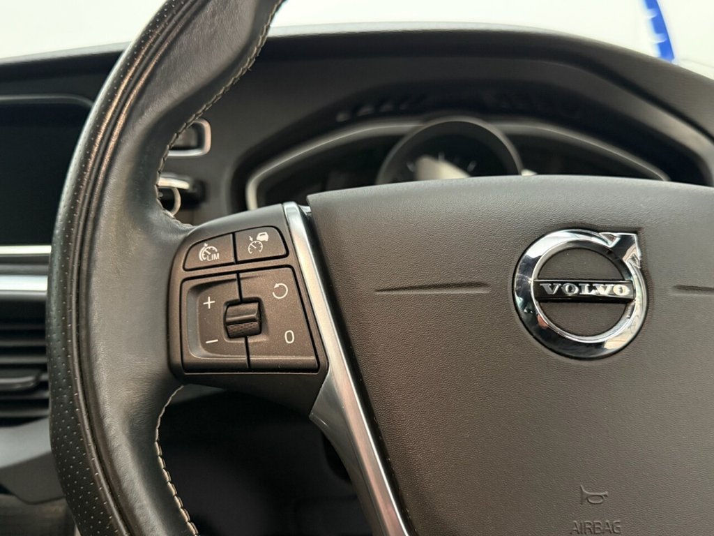 Used Volvo V40 2018 for sale - 77849577: Photo 21