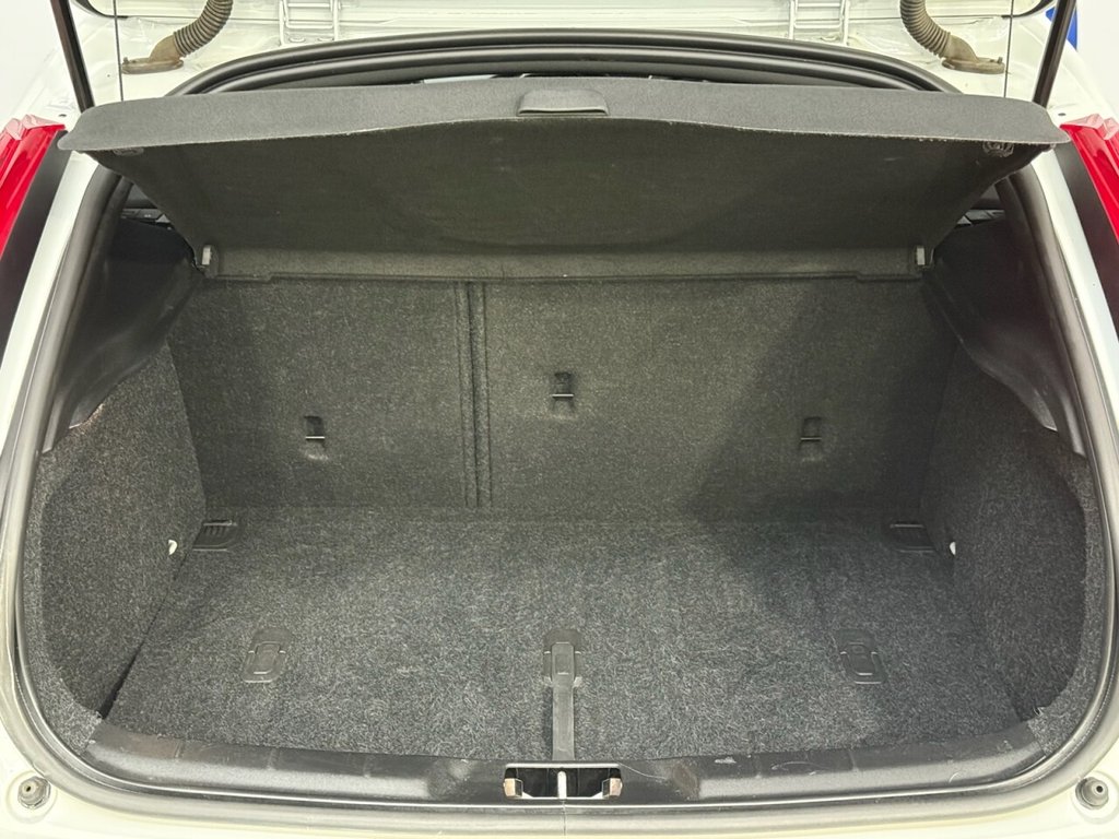 Used Volvo V40 2018 for sale - 77849577: Photo 34