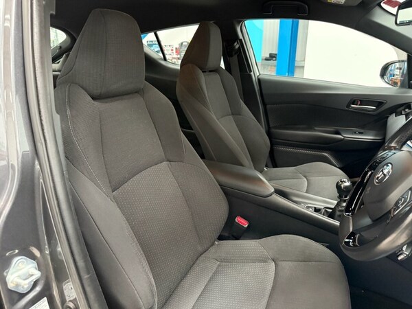 Used Toyota C-HR 2019 for sale - 75573632: Photo 17