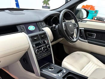 Used Land Rover Discovery Sport 2018 for sale - 77720337: Photo