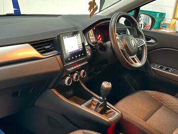 Used Renault Captur 2021 for sale - 76768563: Photo