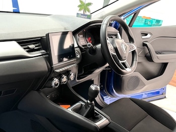 Used Renault Captur 2020 for sale - 78096458: Photo