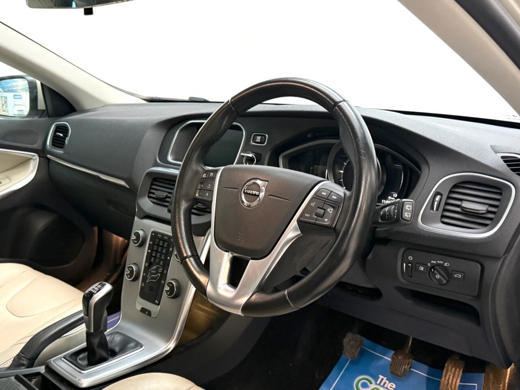 Used Volvo V40 2017 for sale - 77436457: Photo 11