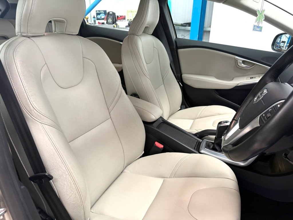 Used Volvo V40 2017 for sale - 77436457: Photo 13