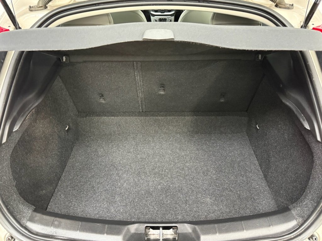 Used Volvo V40 2017 for sale - 77436457: Photo 24