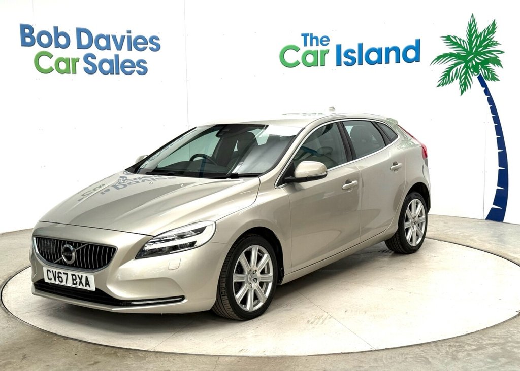 Used Volvo V40 2017 for sale - 77436457: Photo 3