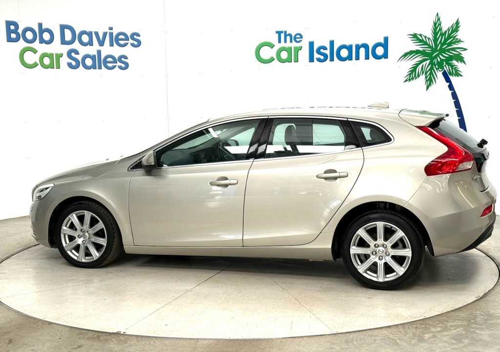 Used Volvo V40 2017 for sale - 77436457: Photo 5