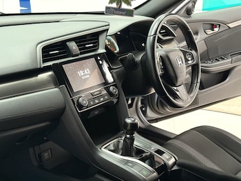 Used Honda Civic 2018 for sale - 76313049: Photo