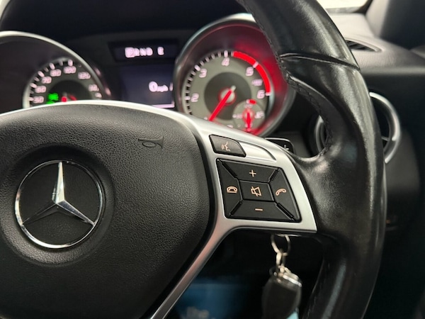 Used Mercedes-Benz SLK 2016 for sale - 75973936: Photo 23