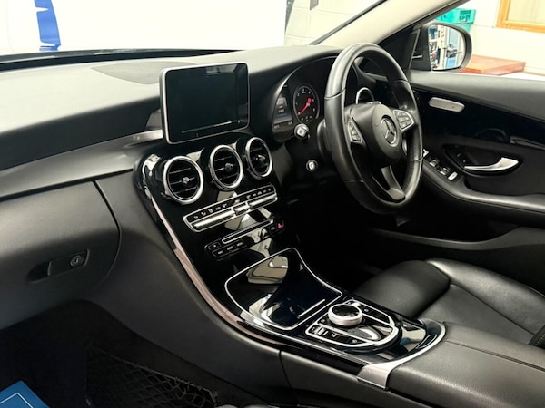 Used Mercedes-Benz C Class 2018 for sale - 76291735: Photo 4
