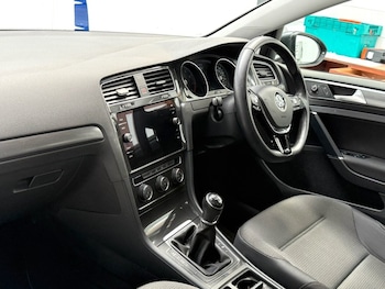 Used Volkswagen Golf 2017 for sale - 78583063: Photo