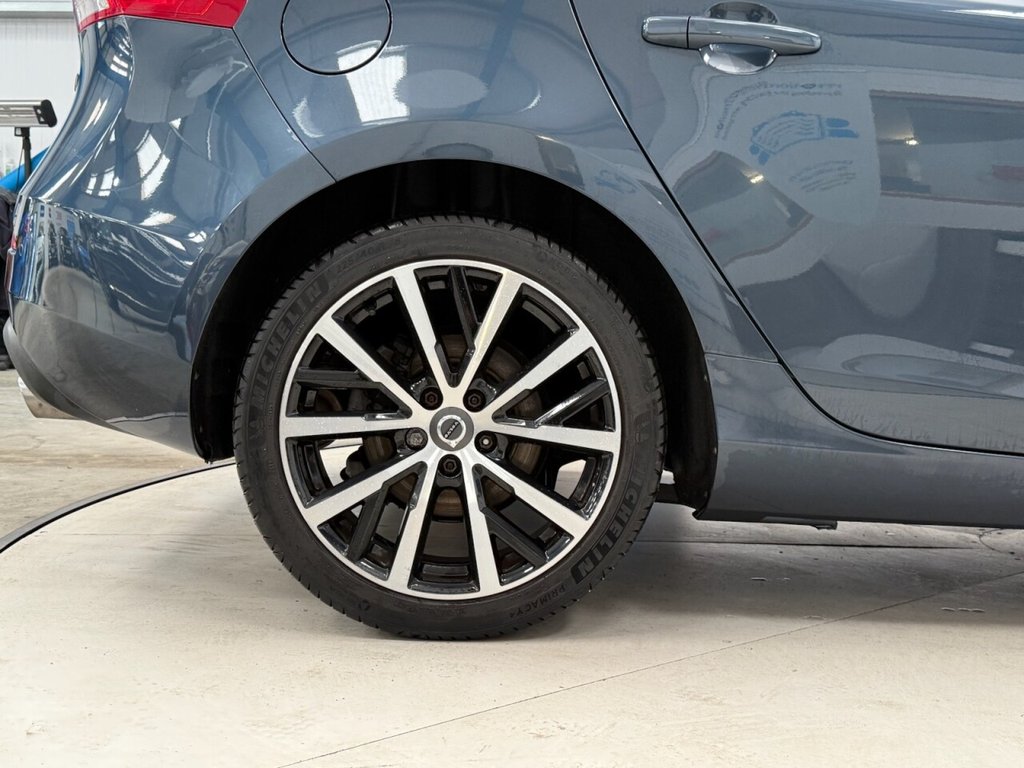 Used Volvo V40 2019 for sale - 75986129: Photo 14