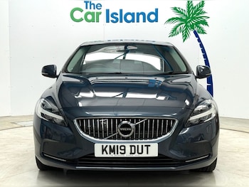 Used Volvo V40 2019 for sale - 75986129: Photo 2
