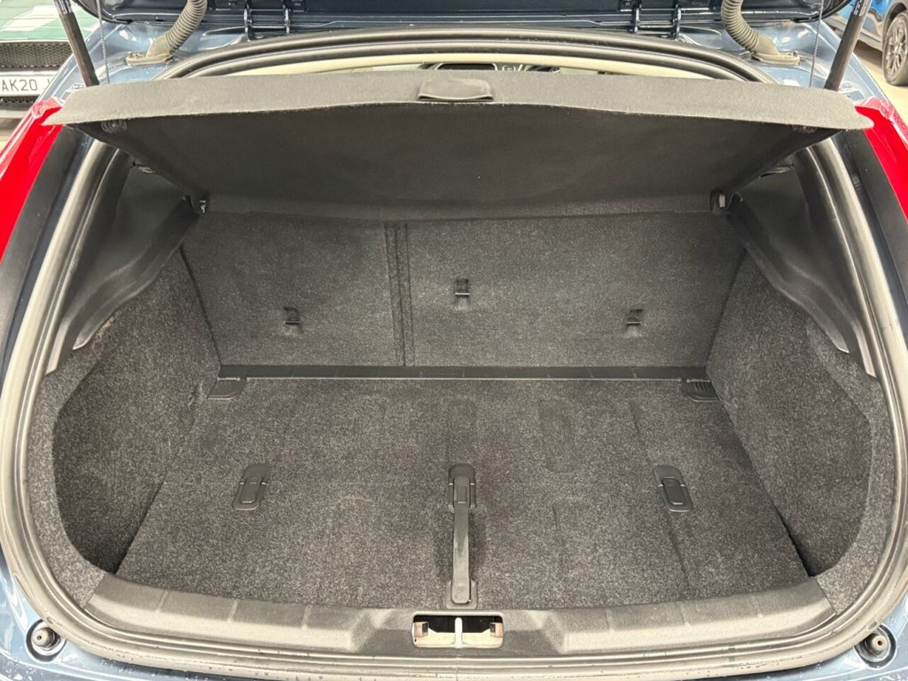 Used Volvo V40 2019 for sale - 75986129: Photo 33