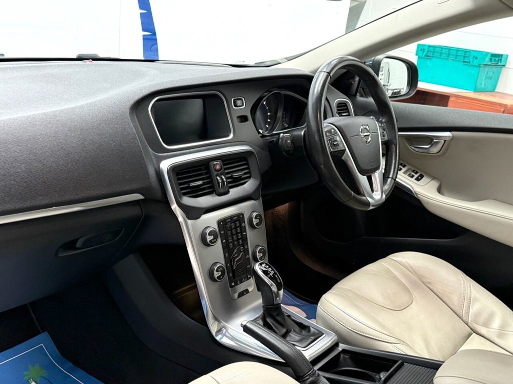 Used Volvo V40 2019 for sale - 75986129: Photo 4