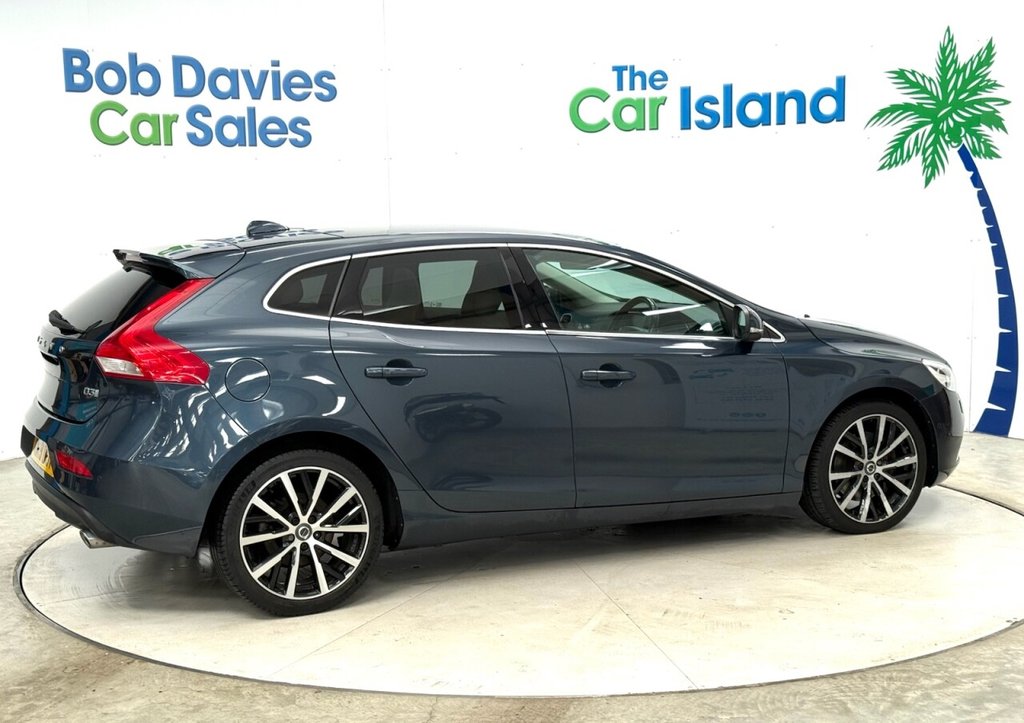Used Volvo V40 2019 for sale - 75986129: Photo 9