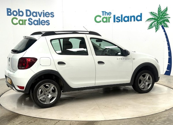 Used Dacia Sandero Stepway 2017 for sale - 76105484: Photo 10