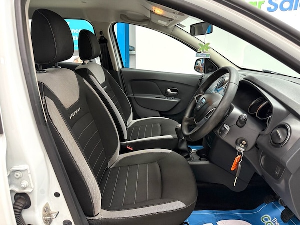Used Dacia Sandero Stepway 2017 for sale - 76105484: Photo 13