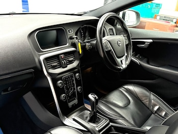 Used Volvo V40 2019 for sale - 79551258: Photo