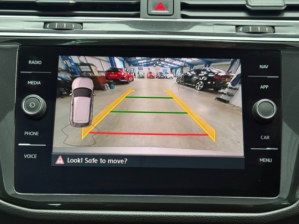 Used Volkswagen Tiguan 2018 for sale - 76223742: Photo 29