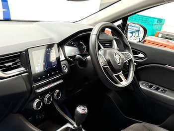 Used Renault Captur 2022 for sale - 79599222: Photo