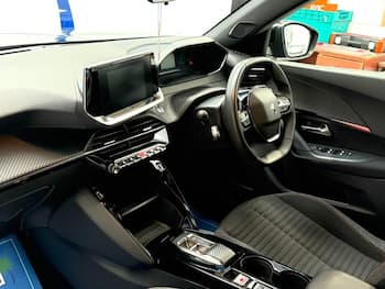 Used Peugeot 2008 2024 for sale - 79843280: Photo