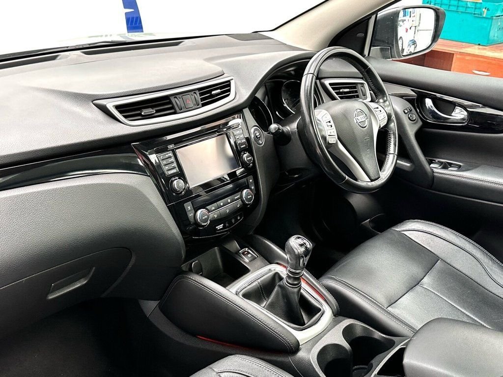 Used Nissan Qashqai 2017 for sale - 77287928: Photo 4