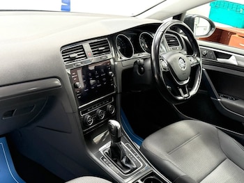 Used Volkswagen Golf 2019 for sale - 78851103: Photo