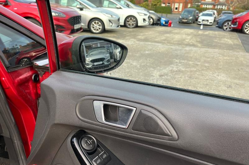 Used Ford Fiesta 2016 for sale - 76895432: Photo 24